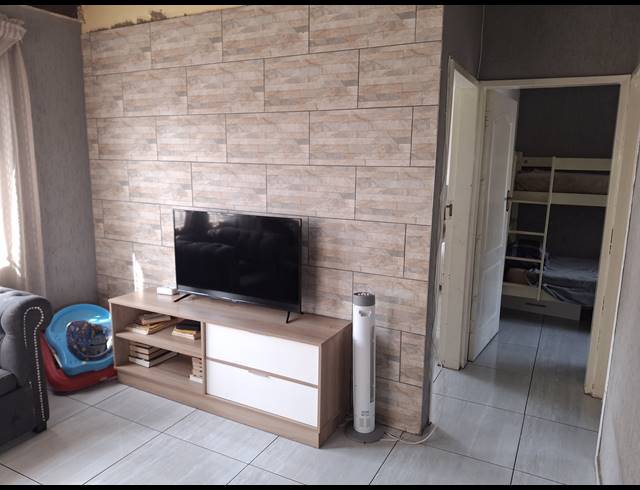 2 BEDROOM FREEHOLD FOR SALE IN VILLA LIZA